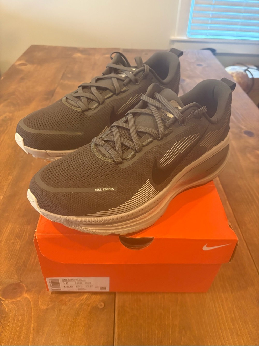 Nike Vomero 18 Men’s Size 12 Black Running Shoes NWT